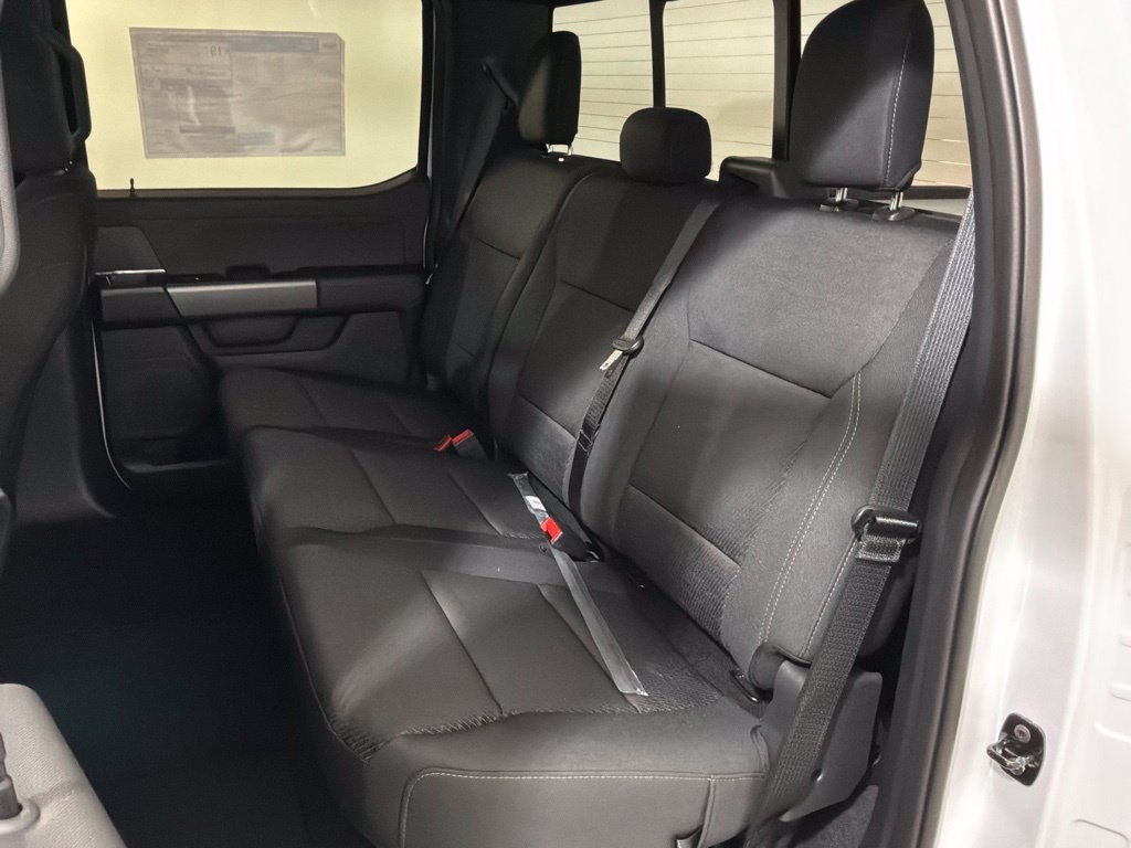 New 2026 Oxford White Ford XLT image 15