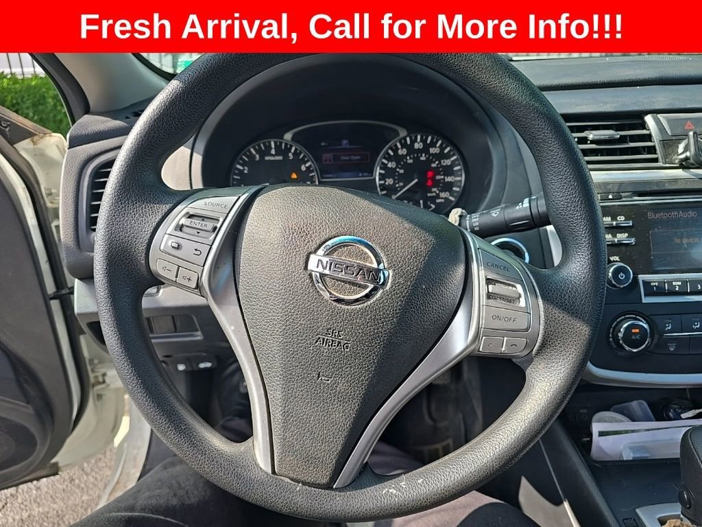 Used 2017 White Nissan 2.5 S image 4