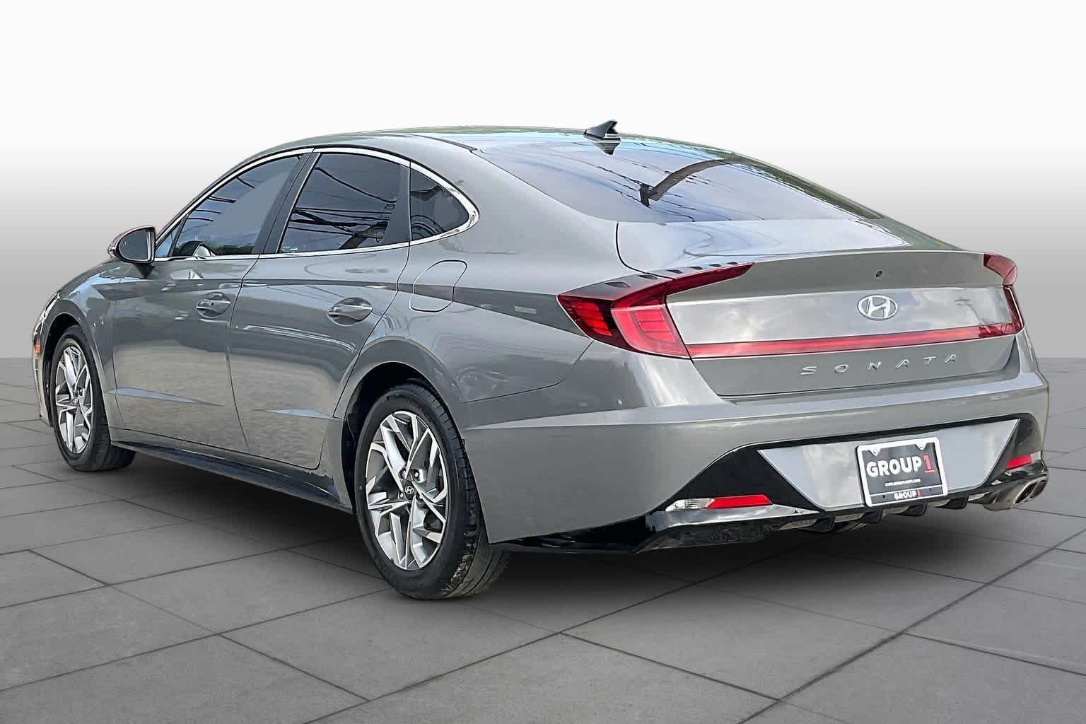 Used 2023 Hampton Gray Hyundai SEL image 12