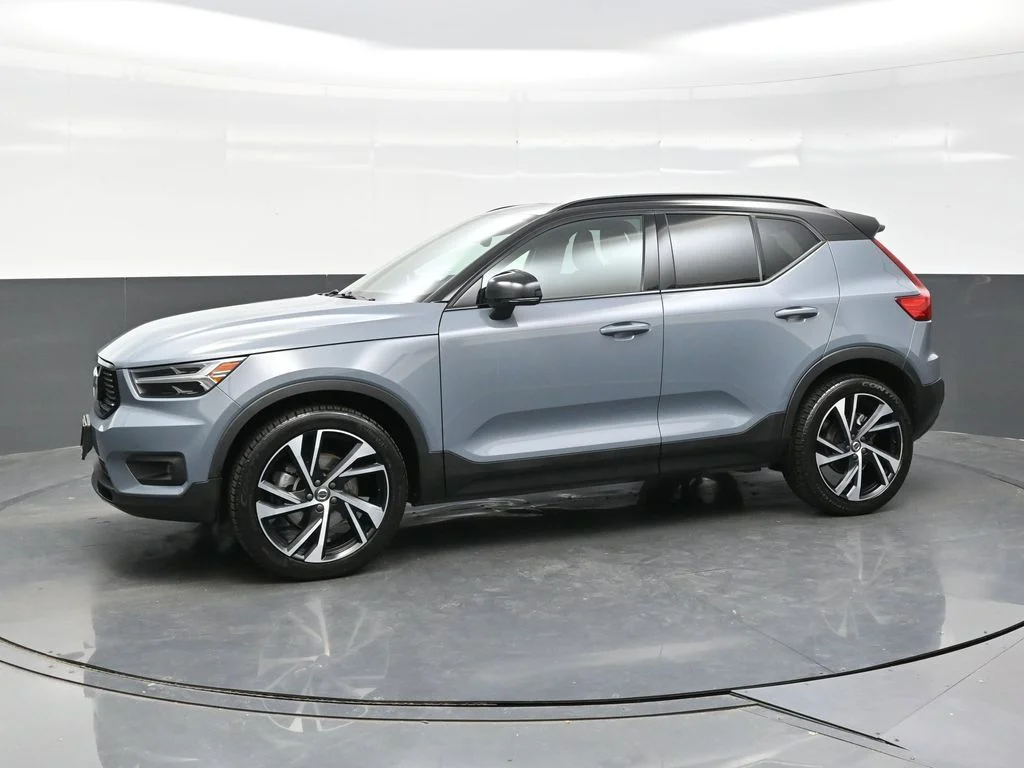 Used 2021 Thunder Gray Metallic Volvo R-Design image 3