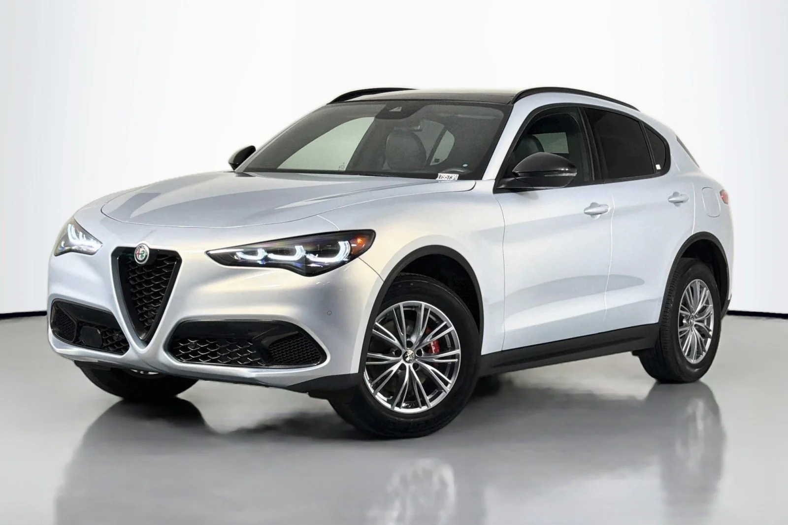 Used 2024 Moonlight Gray Metallic Alfa Romeo Sprint image 1