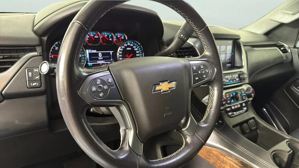 Used 2019 SHADOW GRAY METALLIC Chevrolet LT image 21