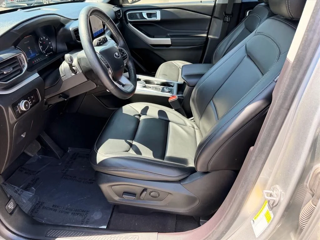 Used 2023 Silver Ford XLT image 8