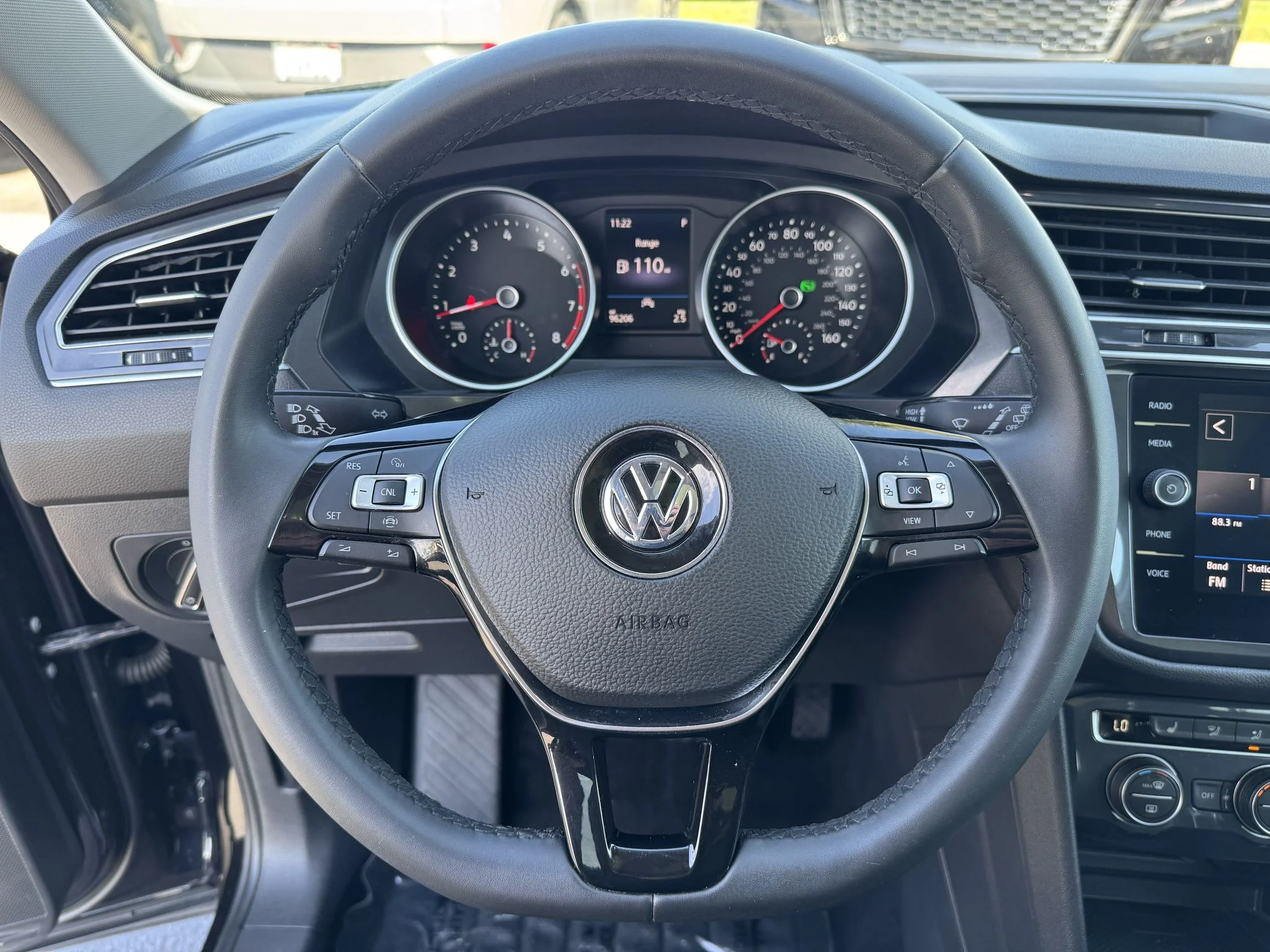 Used 2020 Deep Black Pearl Volkswagen SE image 15