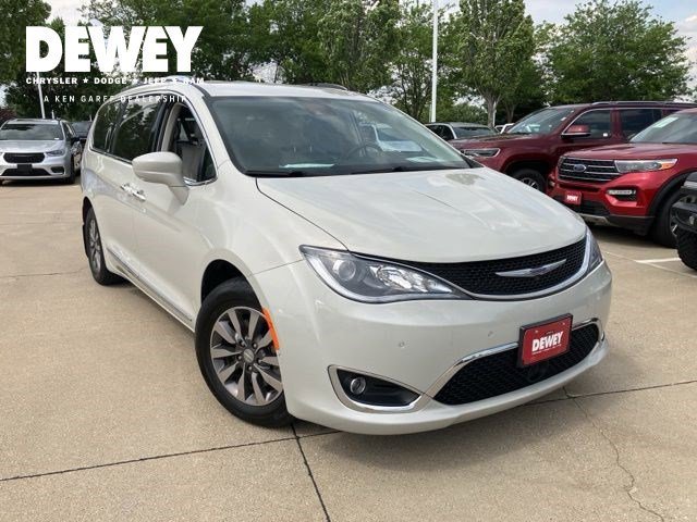 2019 Chrysler Pacifica Touring L Plus's photo
