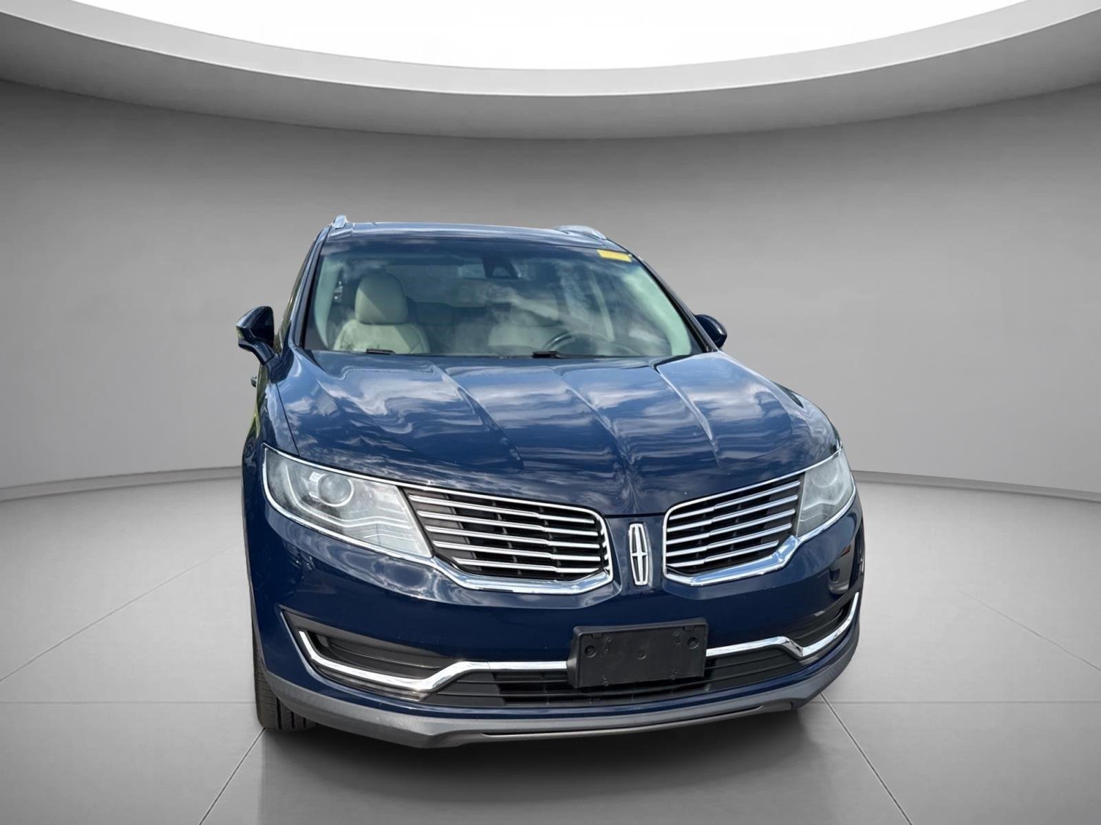 Used 2018 Blue Diamond Metallic Lincoln Reserve image 24