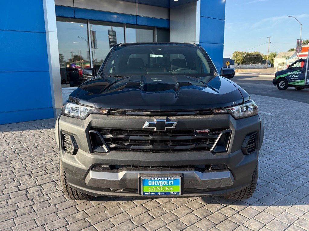2026 Chevrolet Colorado Trail Boss view 3