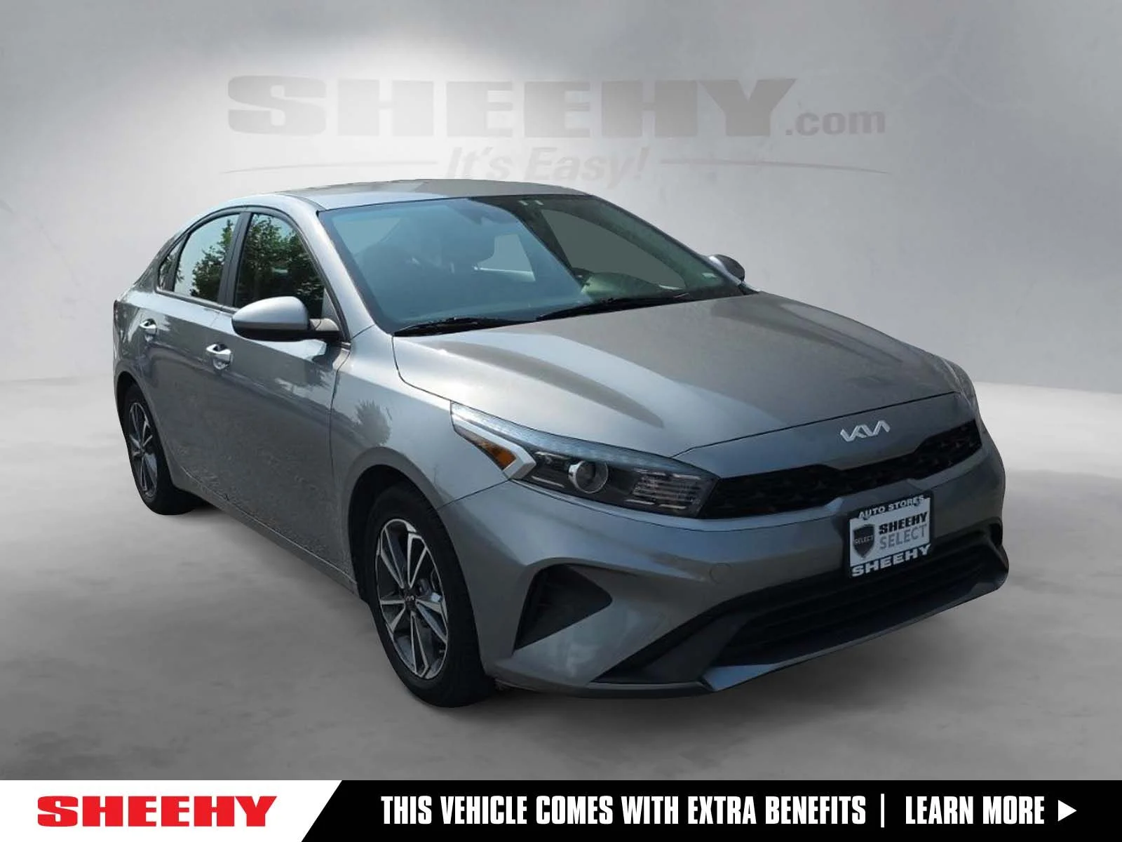 Used 2023 Gray Kia LXS image 1