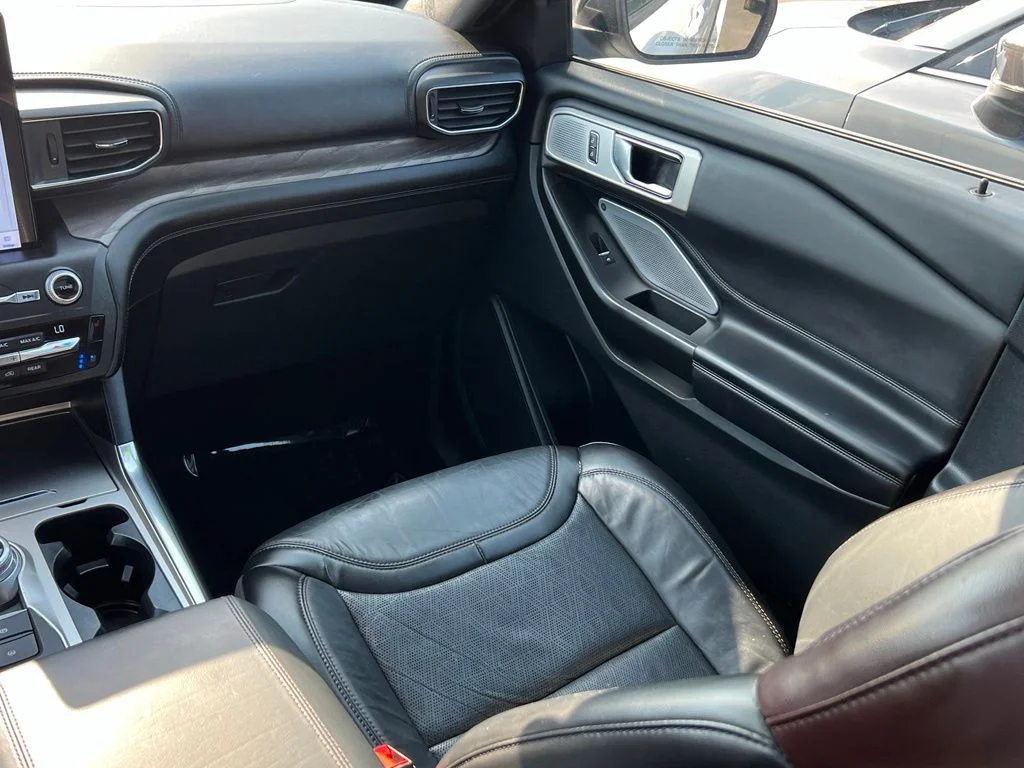 Used 2020 Star White Ford Platinum image 18