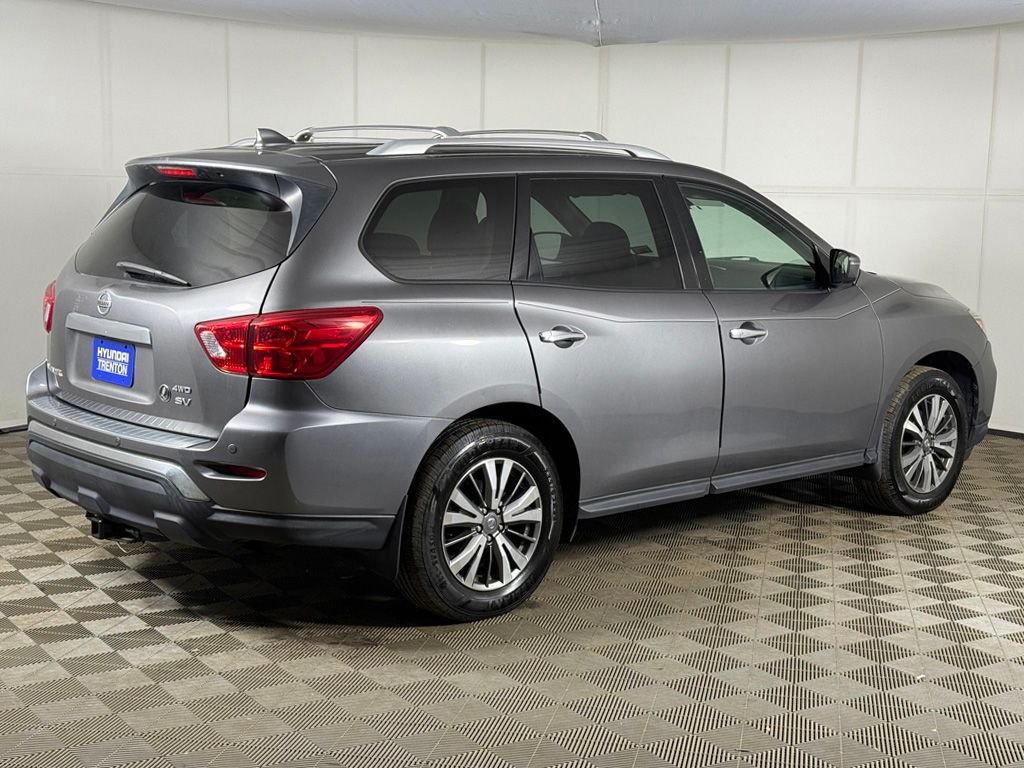 2019 Nissan Pathfinder SV - Photo 9