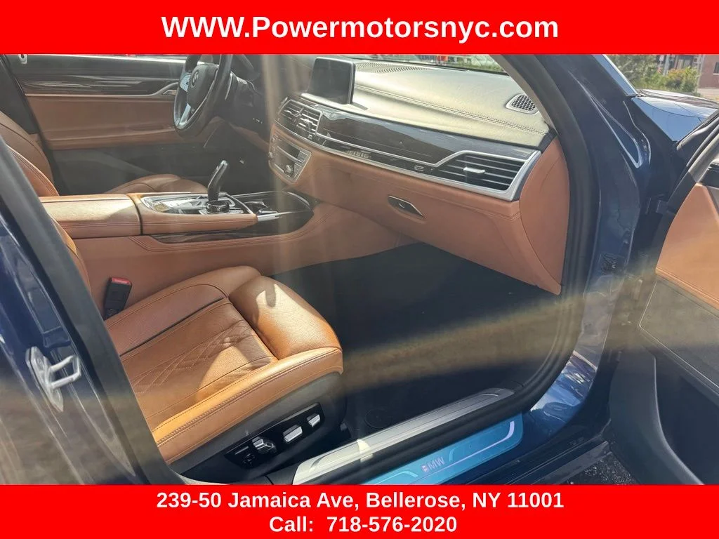 Used 2022 Blue BMW 750i xDrive image 27