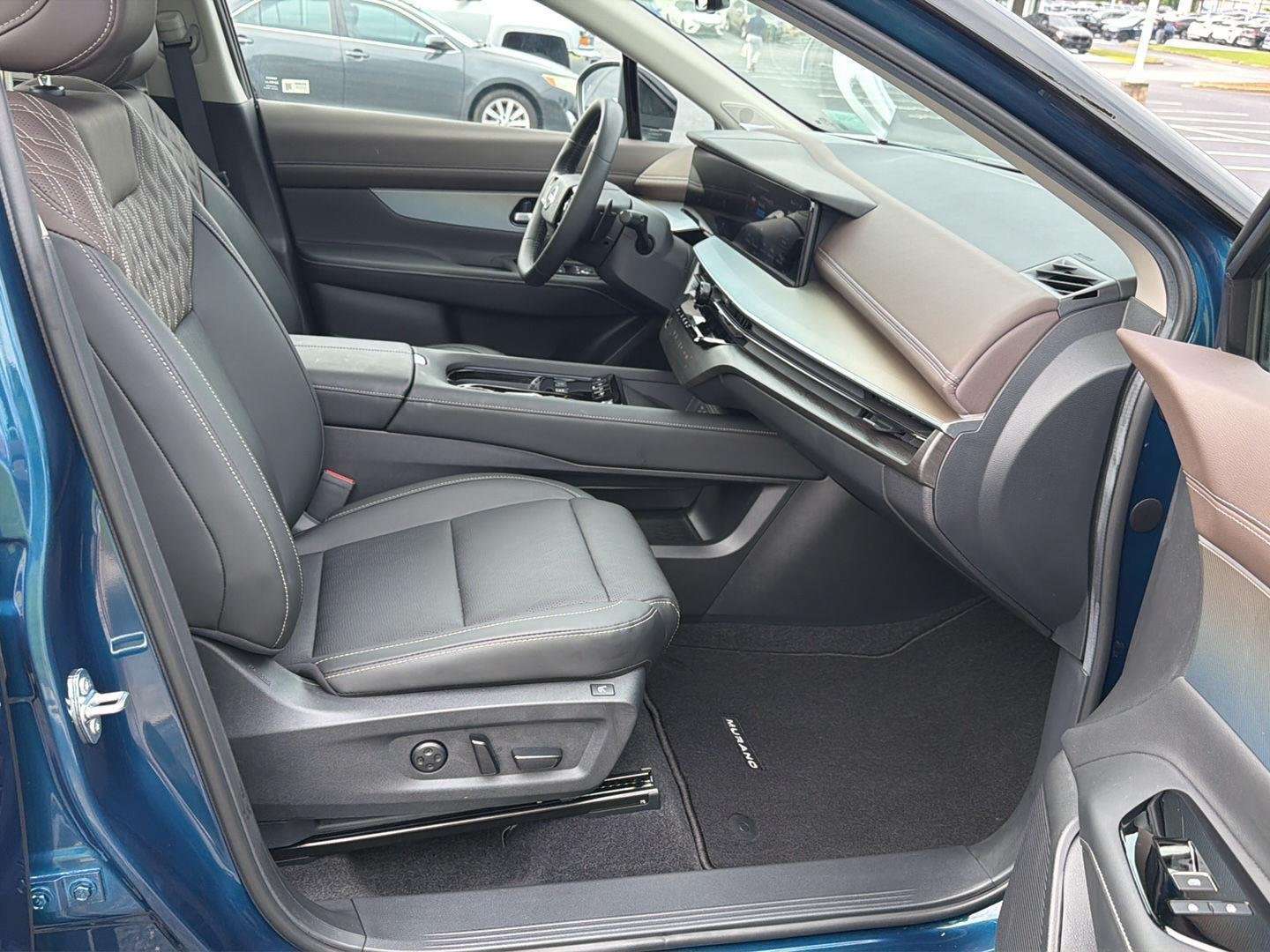 Used 2025 Aurora Blue Pearl Metallic/Super Black Nissan Platinum image 14