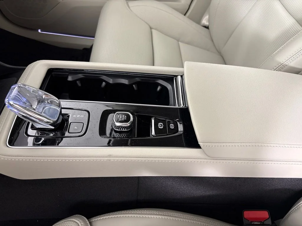 New 2026 Crystal White Volvo Ultra image 44