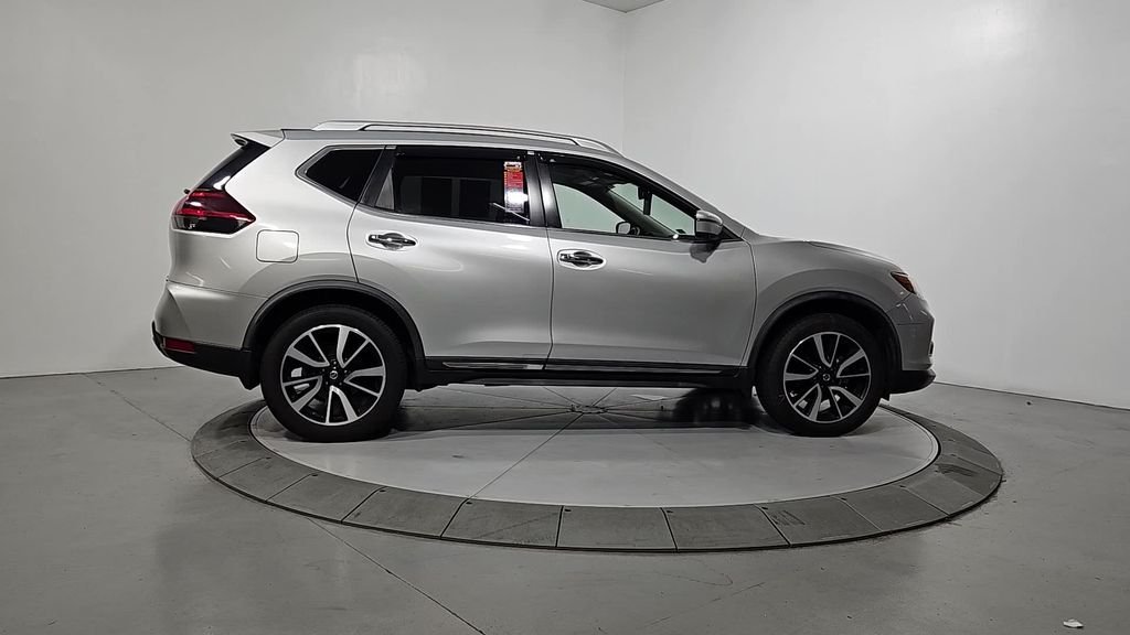 Used 2018 Silver Nissan SL image 7