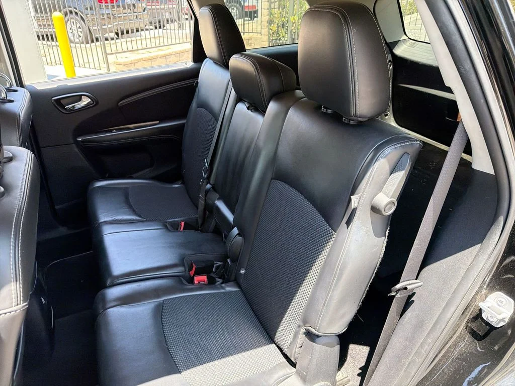 Used 2017 Black Dodge Crossroad image 21