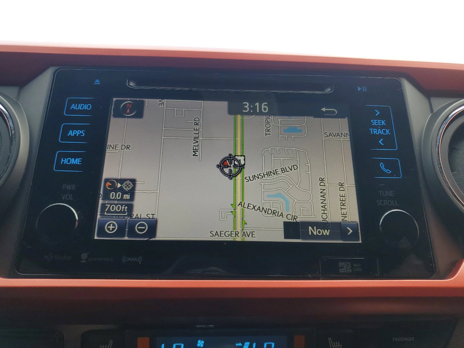 Used 2016  Toyota  image 25