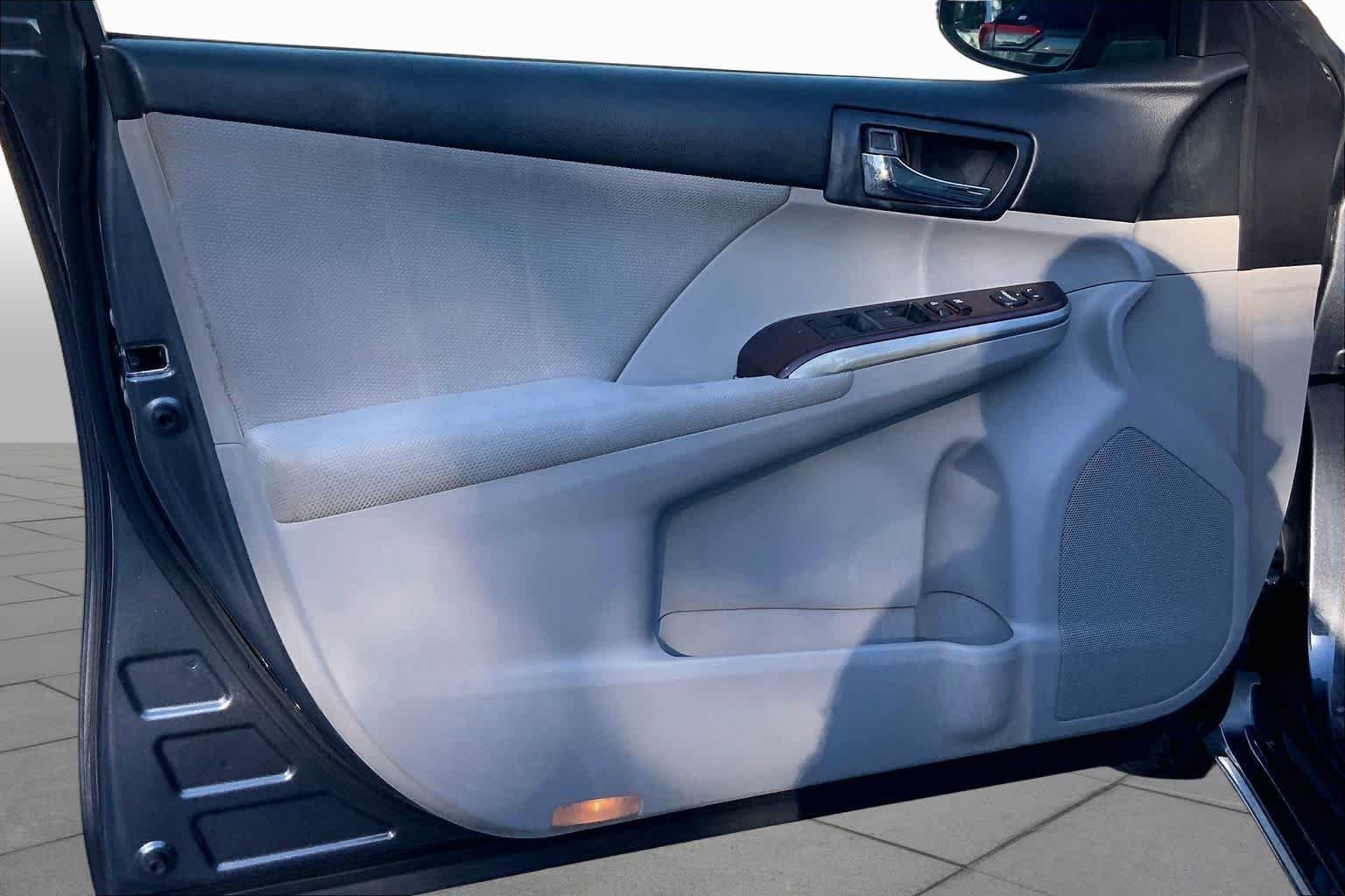 Used 2012 Magnetic Gray Metallic Toyota XLE image 20