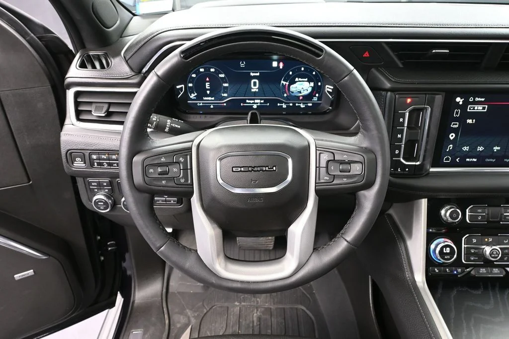2023 GMC Yukon Denali - Photo 33