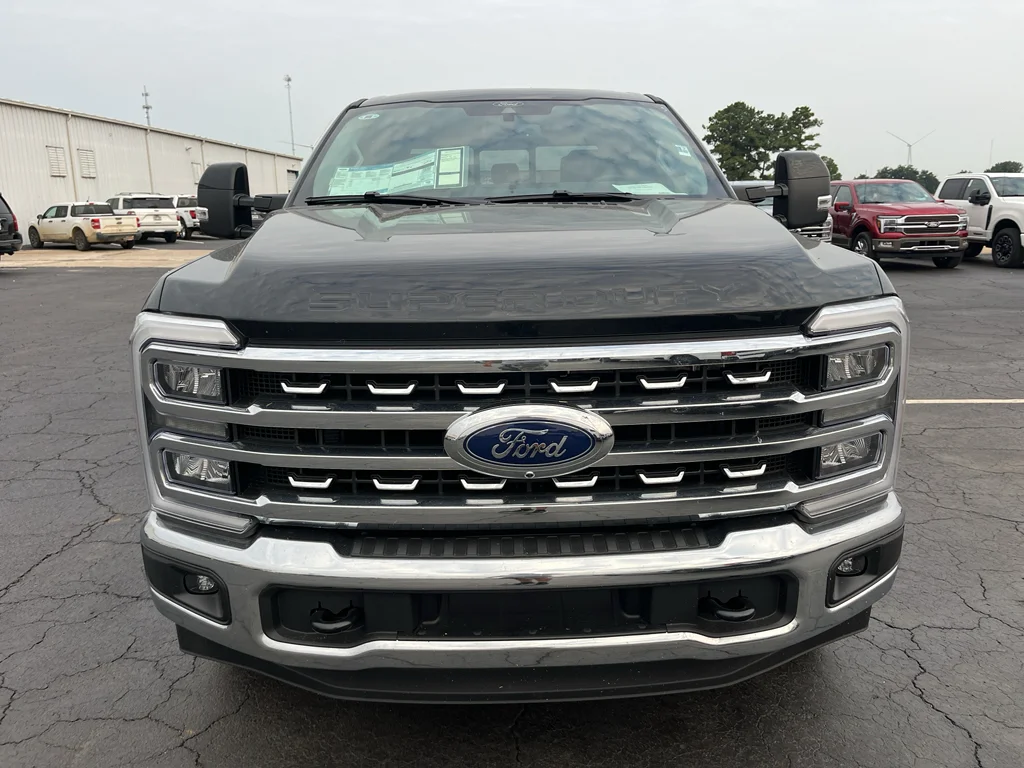 2026 Ford F-250 Super Duty Lariat - Photo 2
