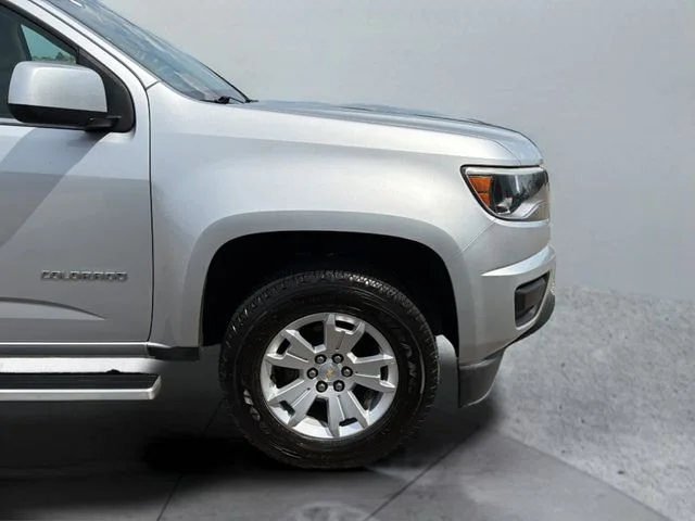 Used 2020 Silver Chevrolet LT image 33