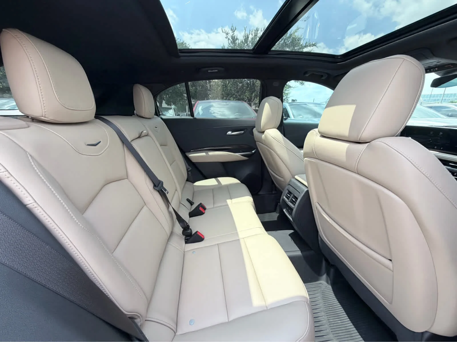 Used 2024 Stellar Black Metallic Cadillac Premium Luxury image 33