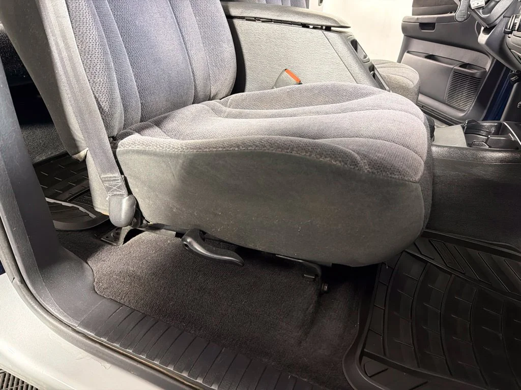 Used 2001  Dodge Sport image 22