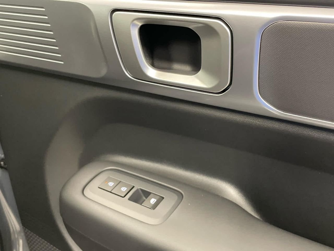 New 2026 Ecotronic Gray Hyundai SE FWD image 34
