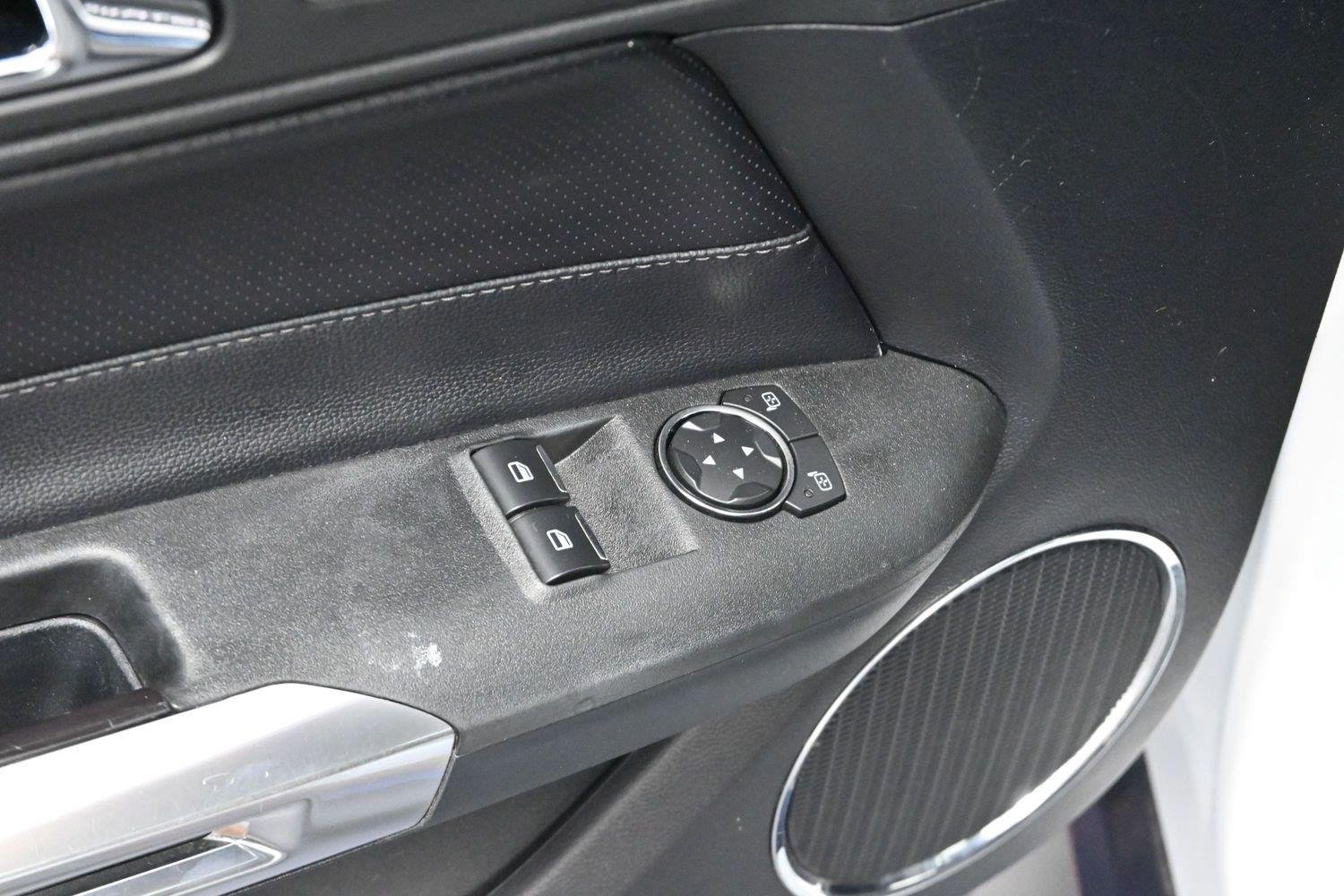 Used 2015 Oxford White Ford GT Premium image 11