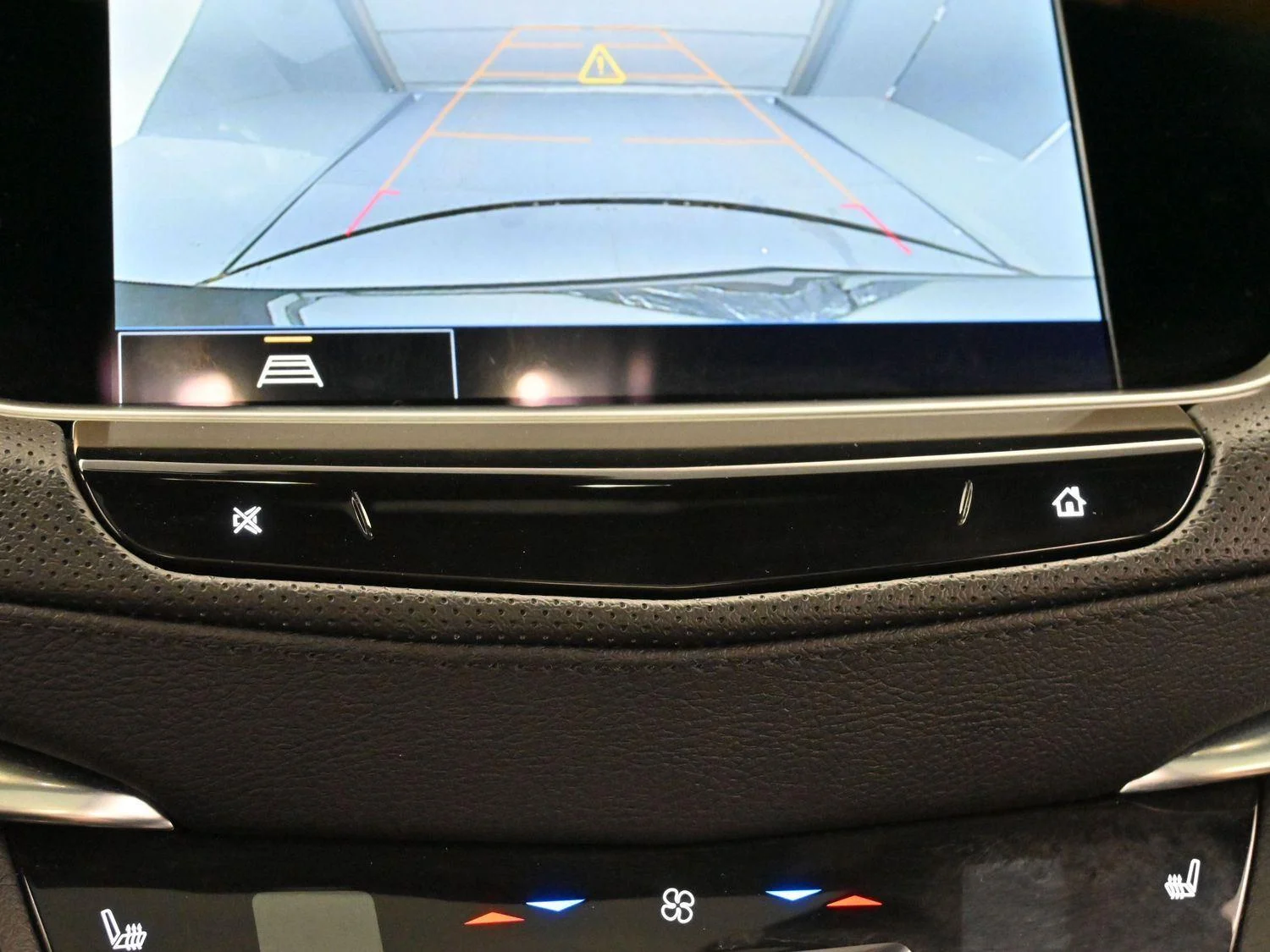 Used 2025 Stellar Black Metallic Cadillac Premium Luxury image 25