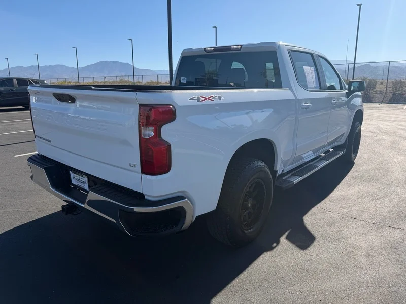 Used 2023 Summit White Chevrolet LT image 3