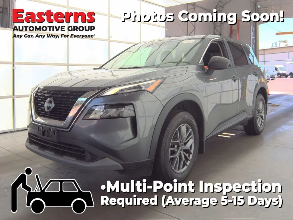 Used 2023 Gray Nissan S image 1