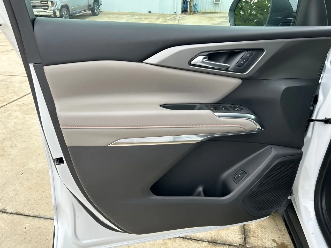 New 2026 Summit White Chevrolet LT image 10