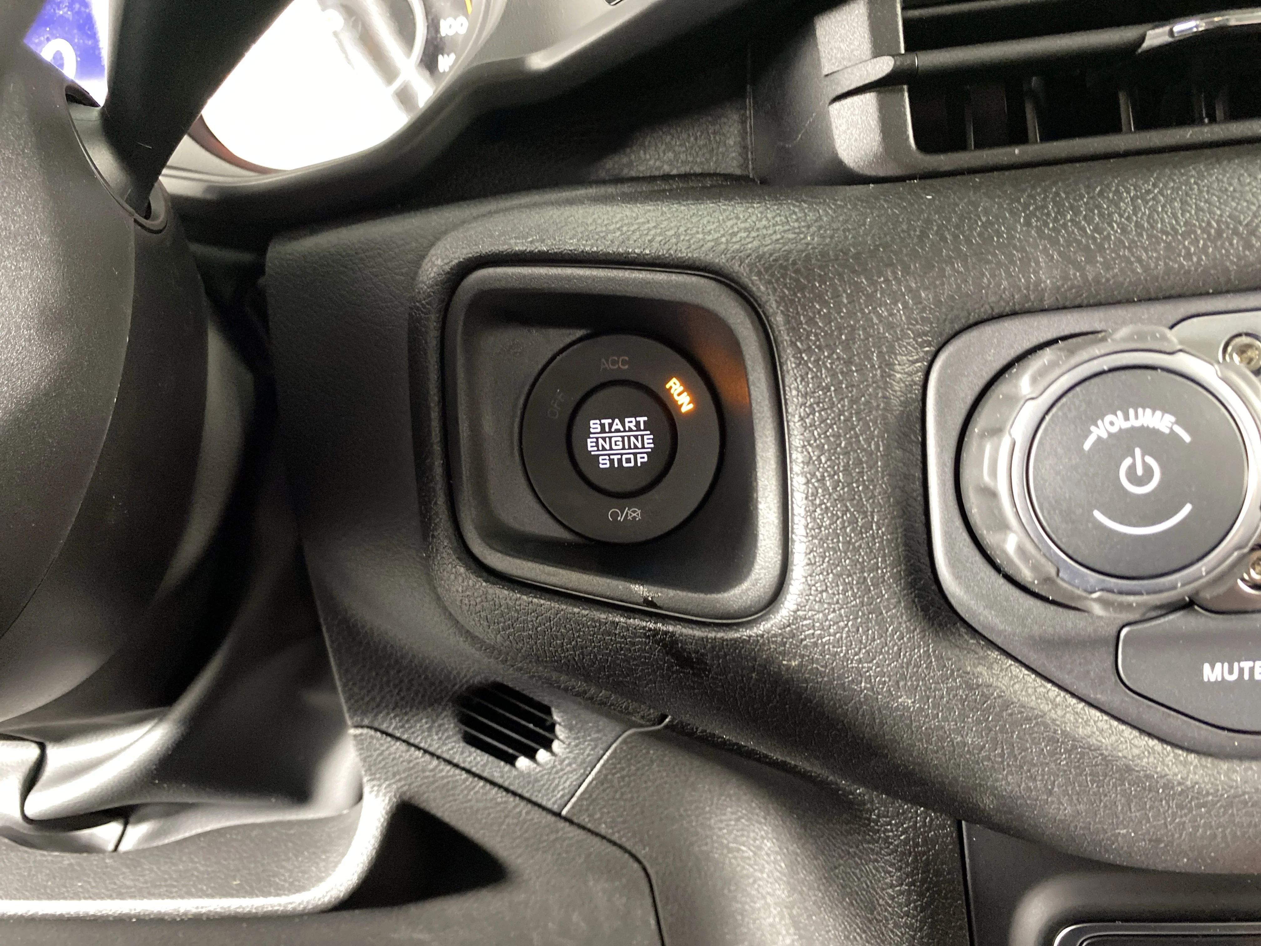 New 2026 Reign Jeep Sport S image 23