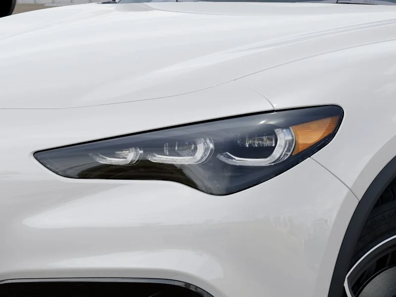 New 2026 Milano White Exterior Paint Alfa Romeo  image 6