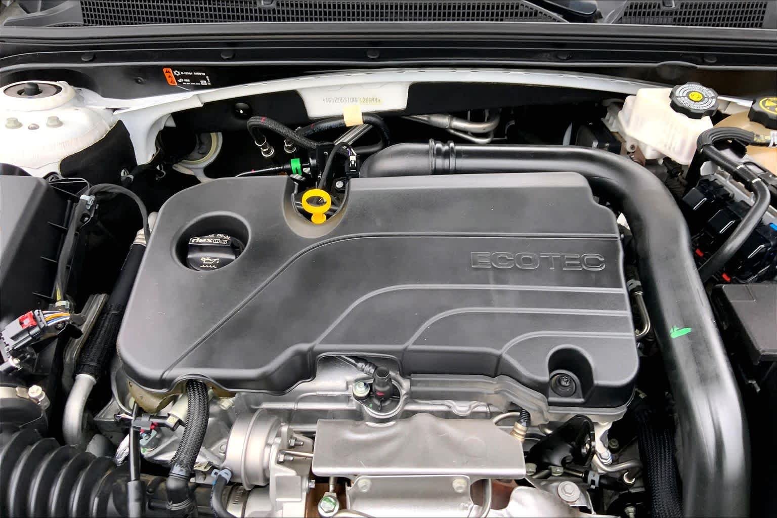 Used 2024 Summit White Chevrolet LT image 31