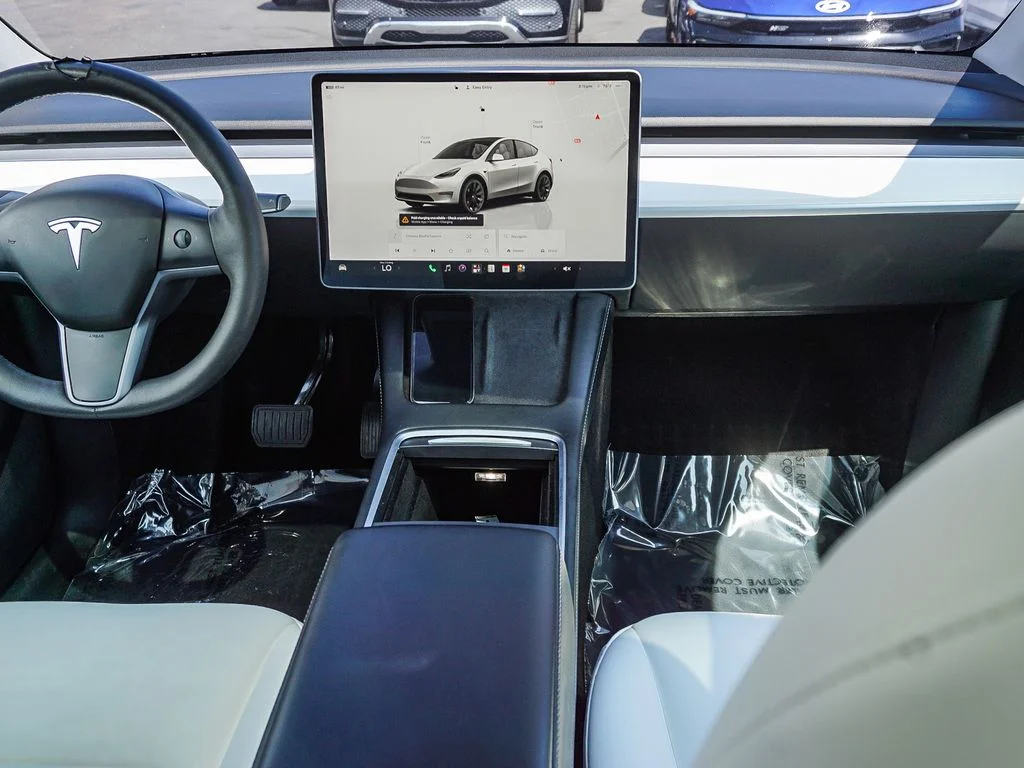 Used 2023 White Tesla Long Range image 15