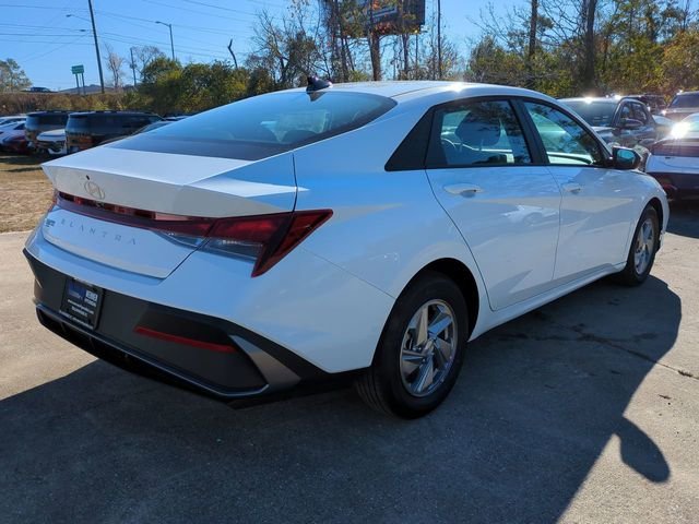 New 2026 White Hyundai SE image 30