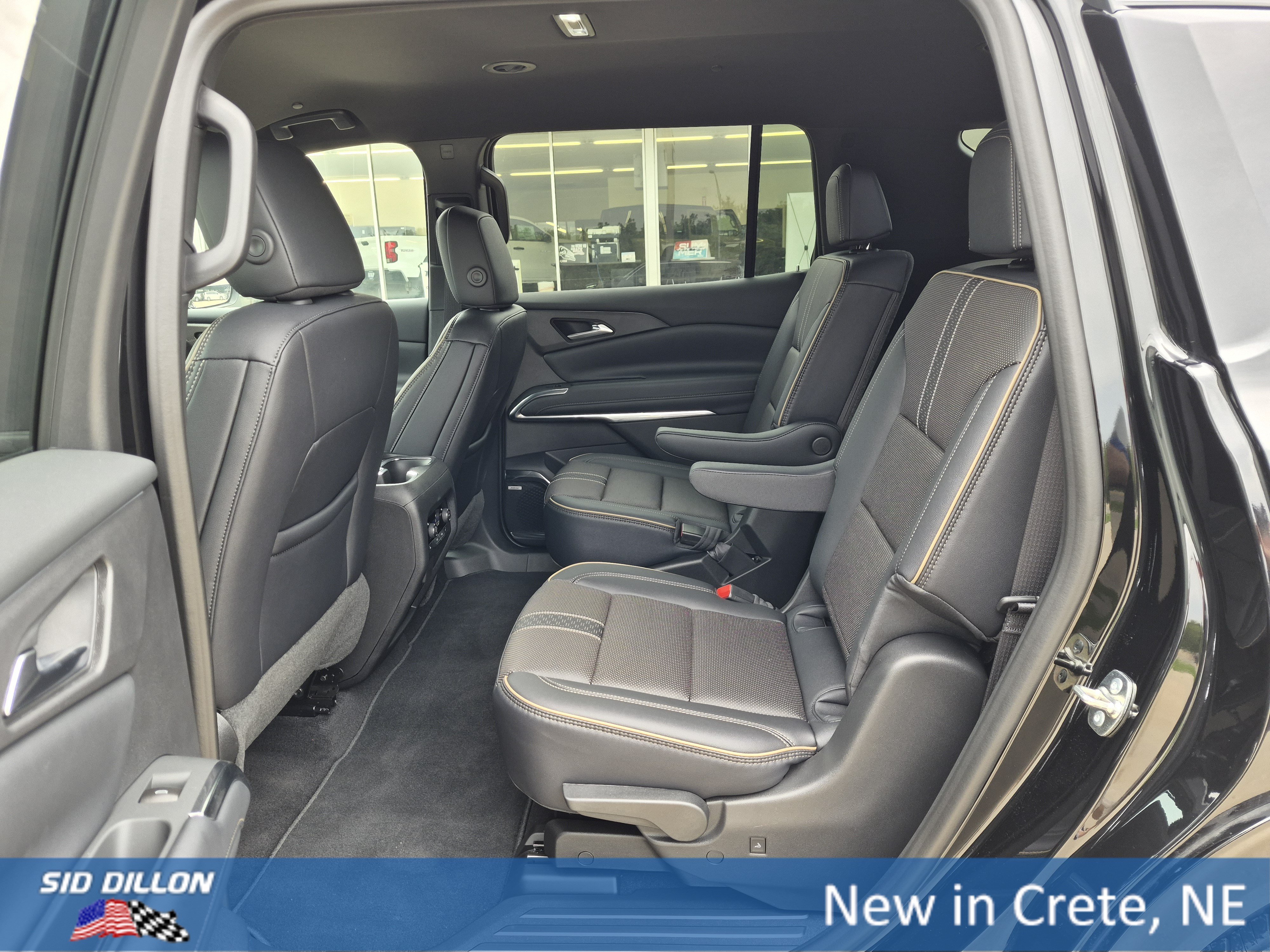 New 2026 Mosaic Black Metallic Chevrolet High Country image 5