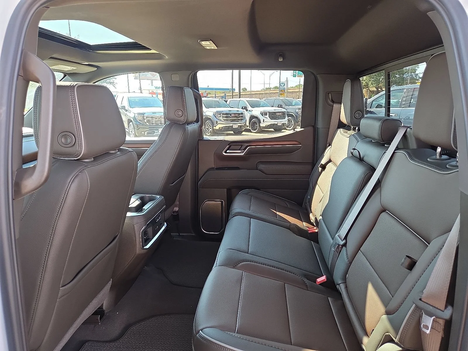 2026 GMC Sierra 1500 Denali - Photo 9