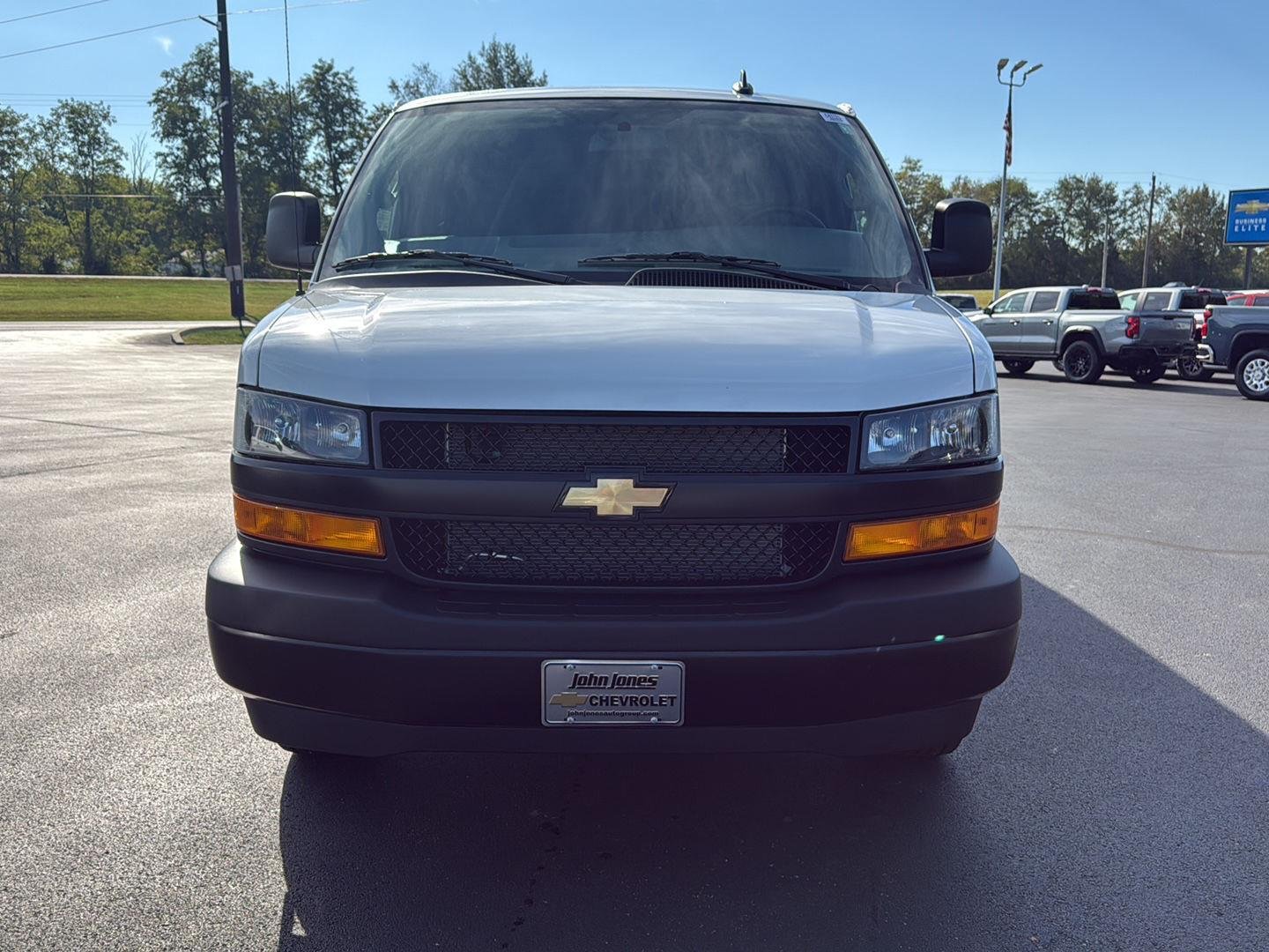 2025 Chevrolet Express Cargo Work Van - Photo 6