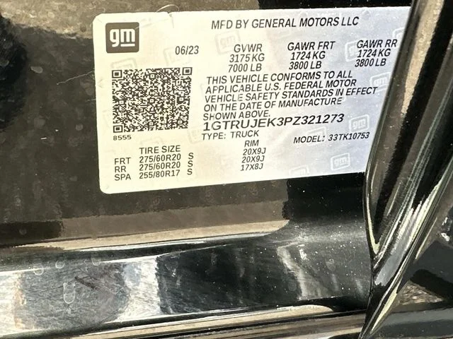 Used 2023 Black GMC Elevation image 17