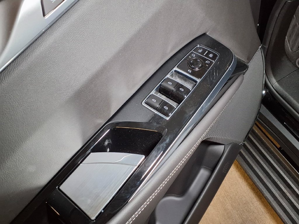 2026 Cadillac Escalade Sport - Photo 16