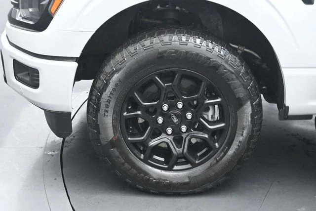Certified Used 2024 Avalanche Ford XLT image 35