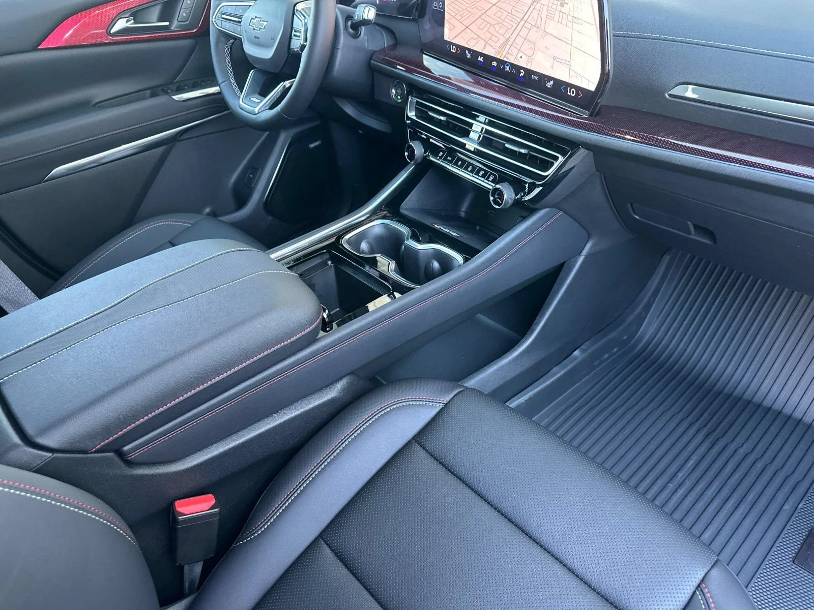 2026 Chevrolet Traverse Z71 - Photo 16