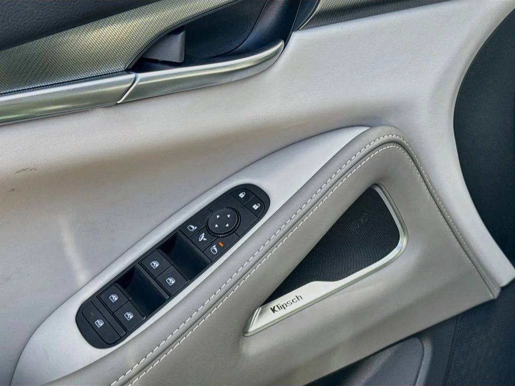 New 2027 DEEP EMERALD INFINITI Luxe FWD image 18