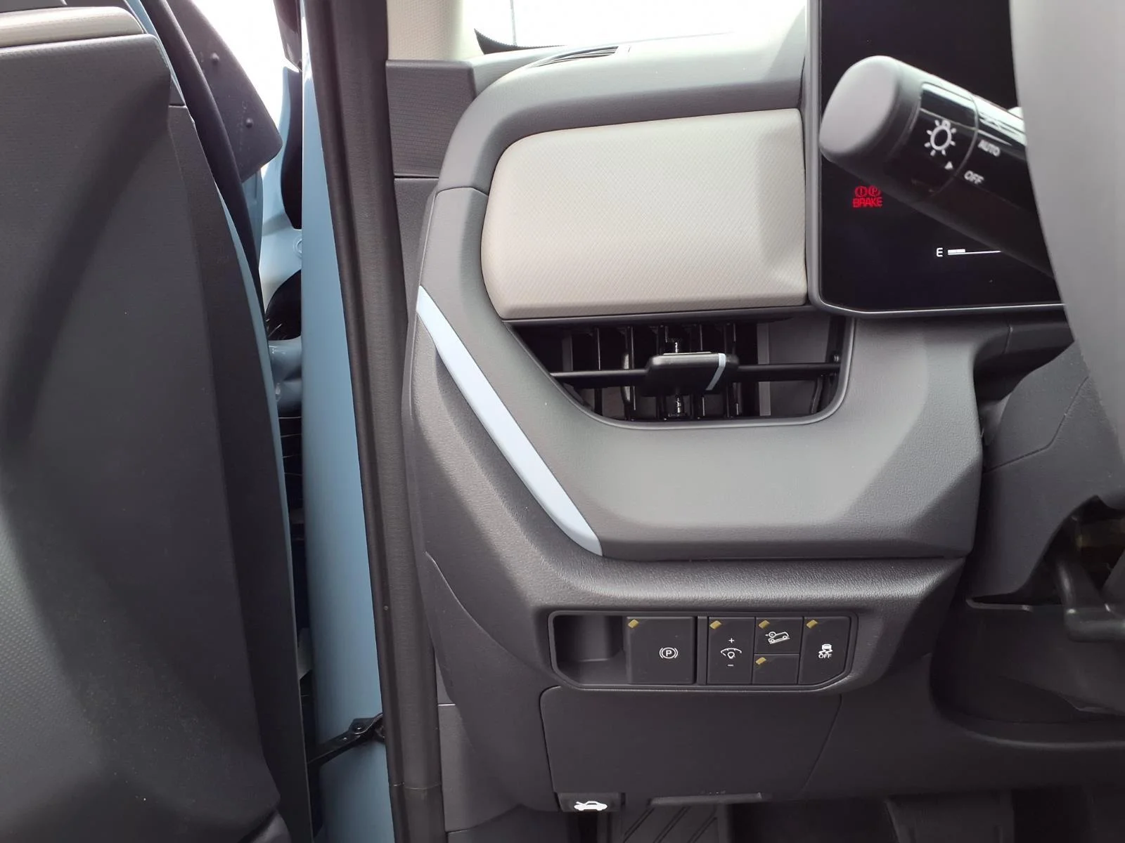 New 2027 Frost Blue Kia S image 9