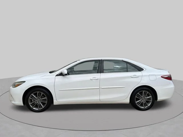 Used 2015 Toyota Camry SE with VIN 4T1BF1FK8FU889374 for sale in Jefferson City, MO