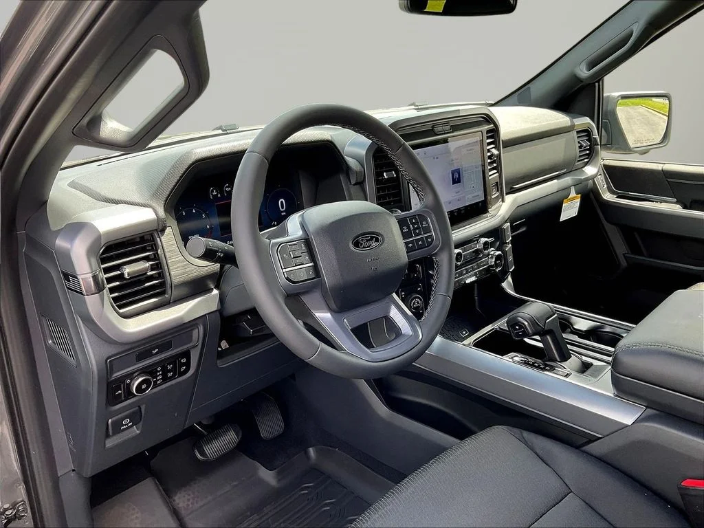 New 2026 Carbonized Gray Metallic Ford XLT image 7