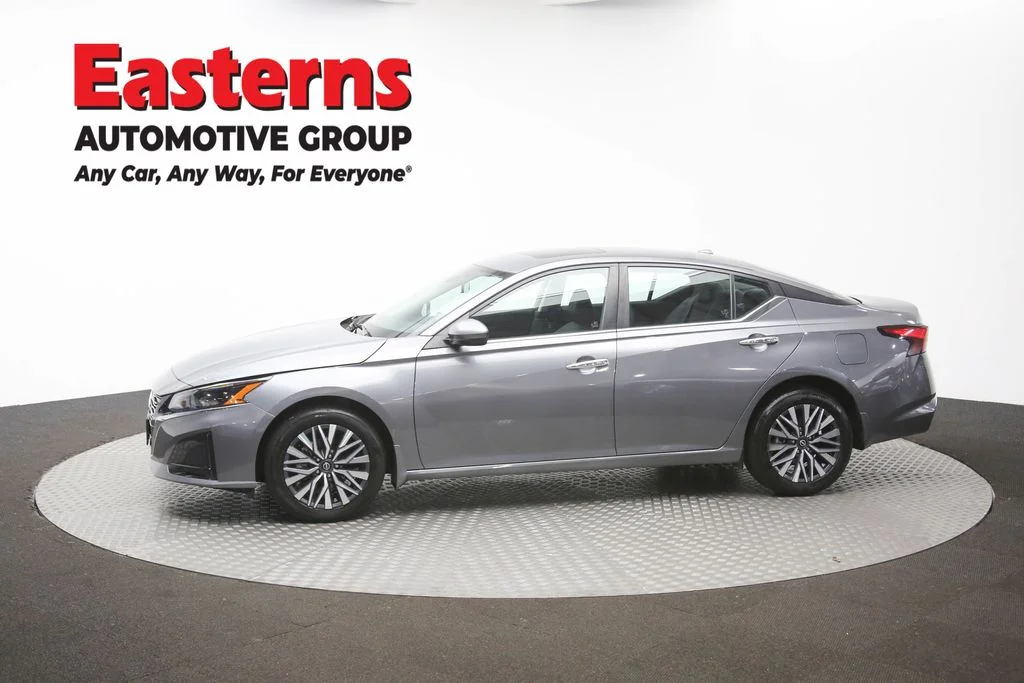 Used 2024 Gray Nissan 2.5 SV image 55