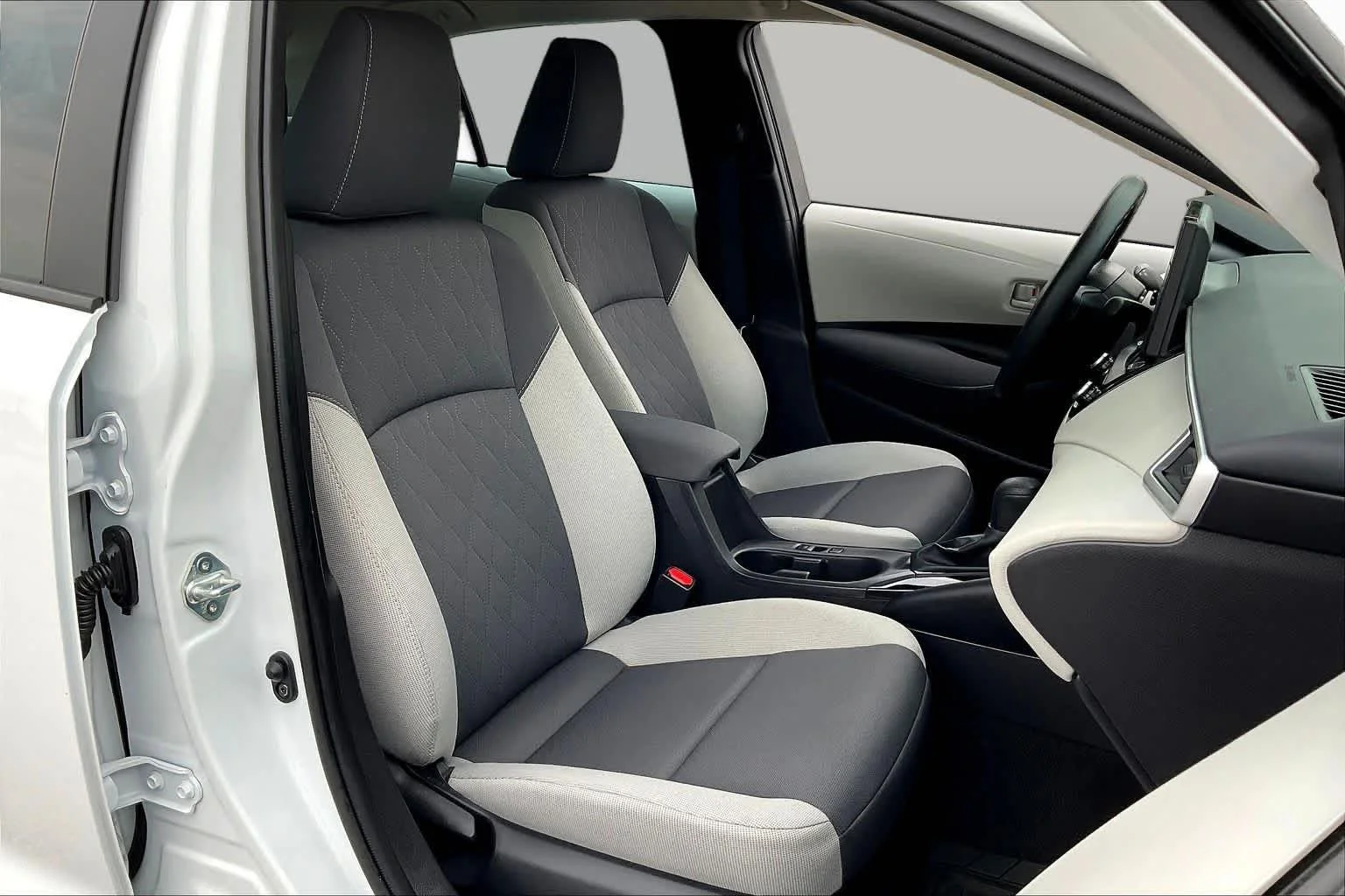 Certified Used 2025 Ice Cap Toyota LE image 9